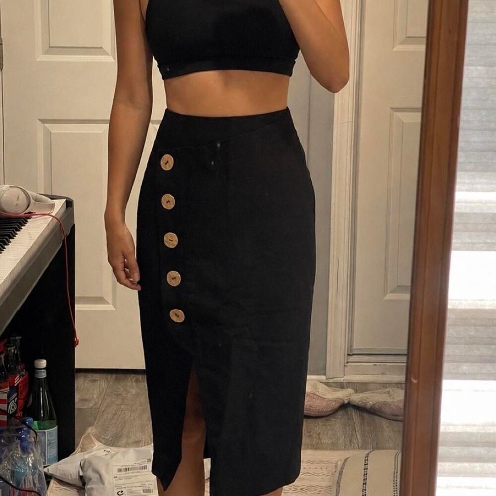 Finders Keepers Women's Black Skirt - Picture 1 of 3